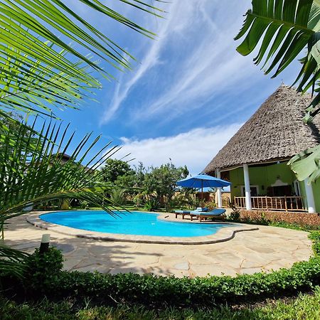 Paradiesische Villa Maisha Mazuri Mit Pool. Terrasse Und Personal Diani Beach Eksteriør billede