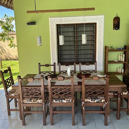 Paradiesische Villa Maisha Mazuri Mit Pool. Terrasse Und Personal Diani Beach Eksteriør billede