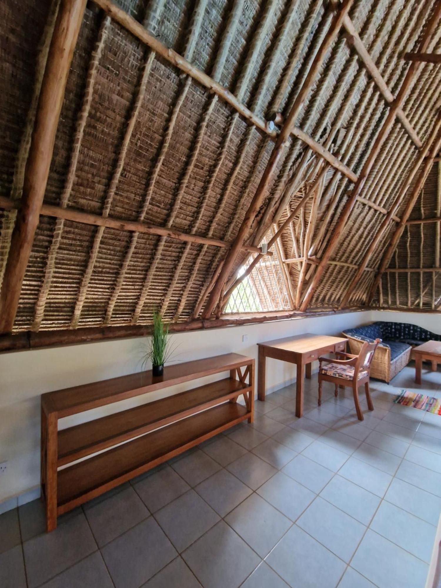 Paradiesische Villa Maisha Mazuri Mit Pool. Terrasse Und Personal Diani Beach Eksteriør billede
