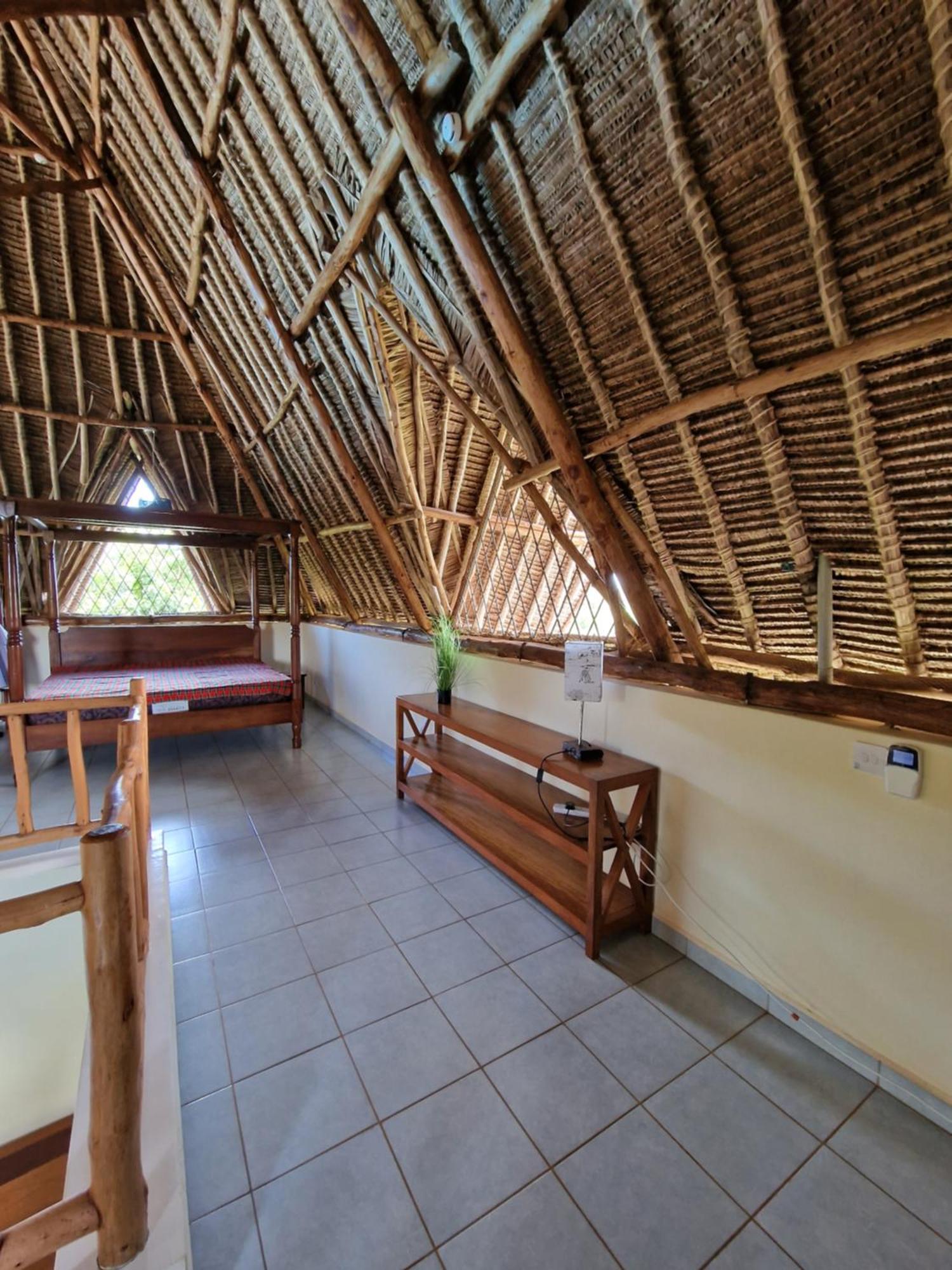 Paradiesische Villa Maisha Mazuri Mit Pool. Terrasse Und Personal Diani Beach Eksteriør billede