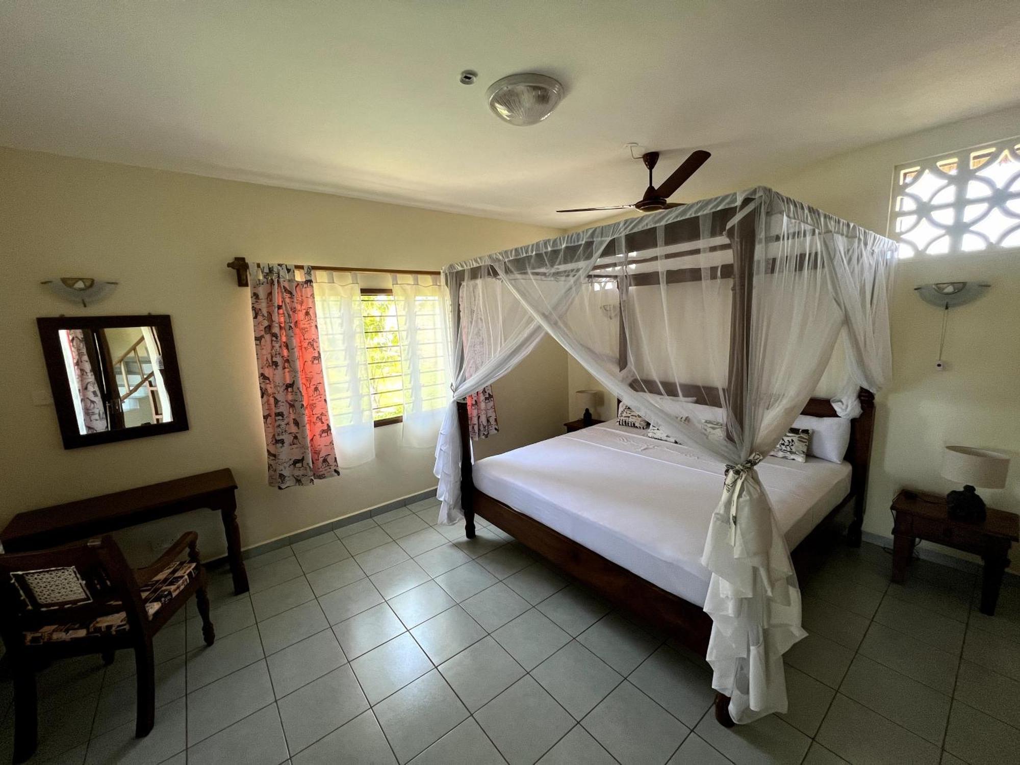 Paradiesische Villa Maisha Mazuri Mit Pool. Terrasse Und Personal Diani Beach Eksteriør billede