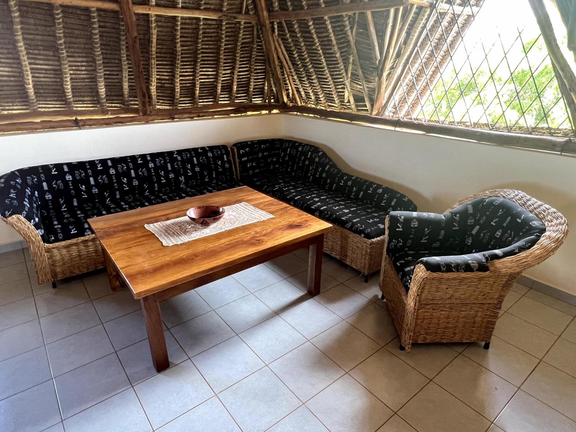 Paradiesische Villa Maisha Mazuri Mit Pool. Terrasse Und Personal Diani Beach Eksteriør billede