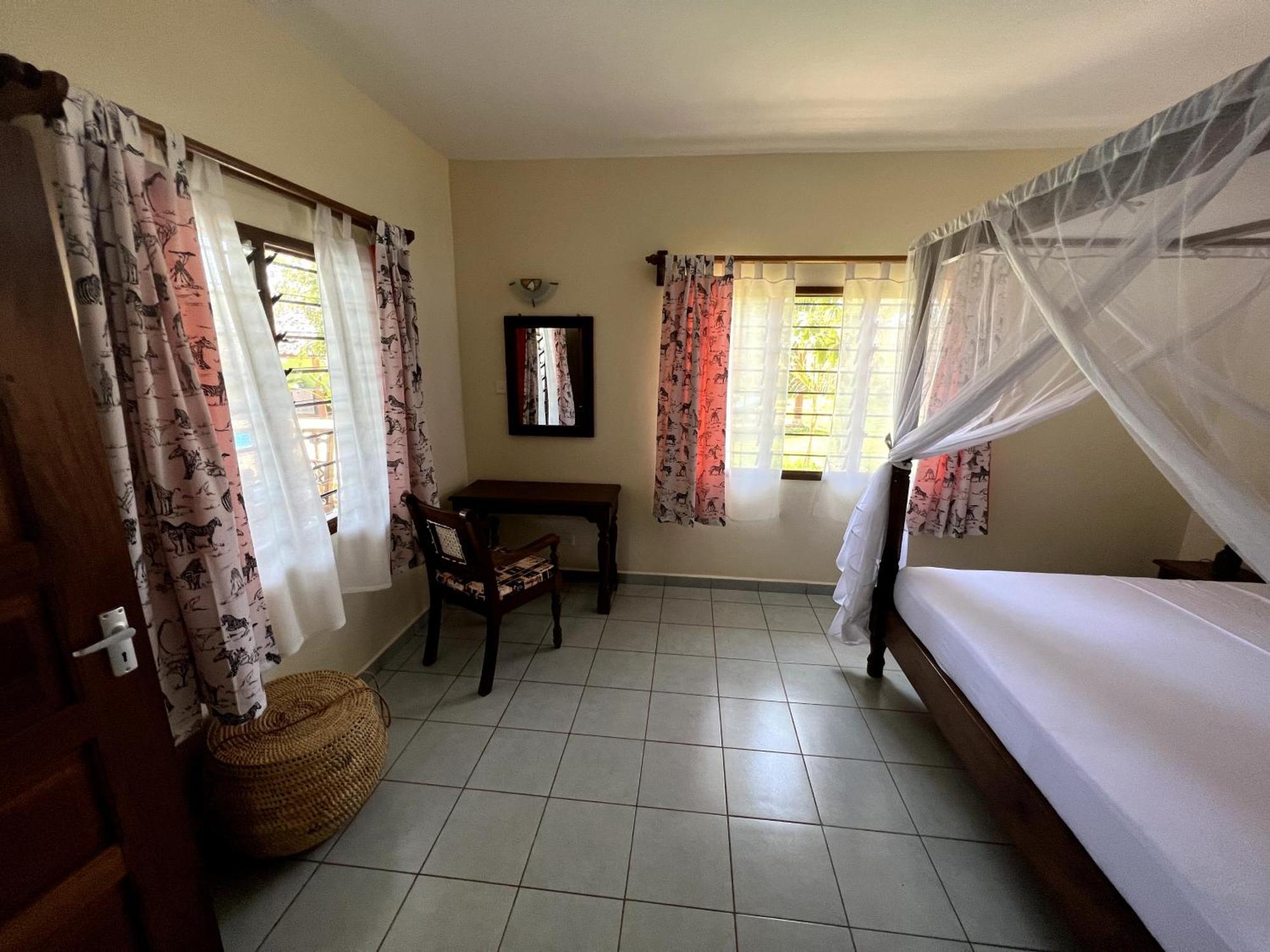 Paradiesische Villa Maisha Mazuri Mit Pool. Terrasse Und Personal Diani Beach Eksteriør billede