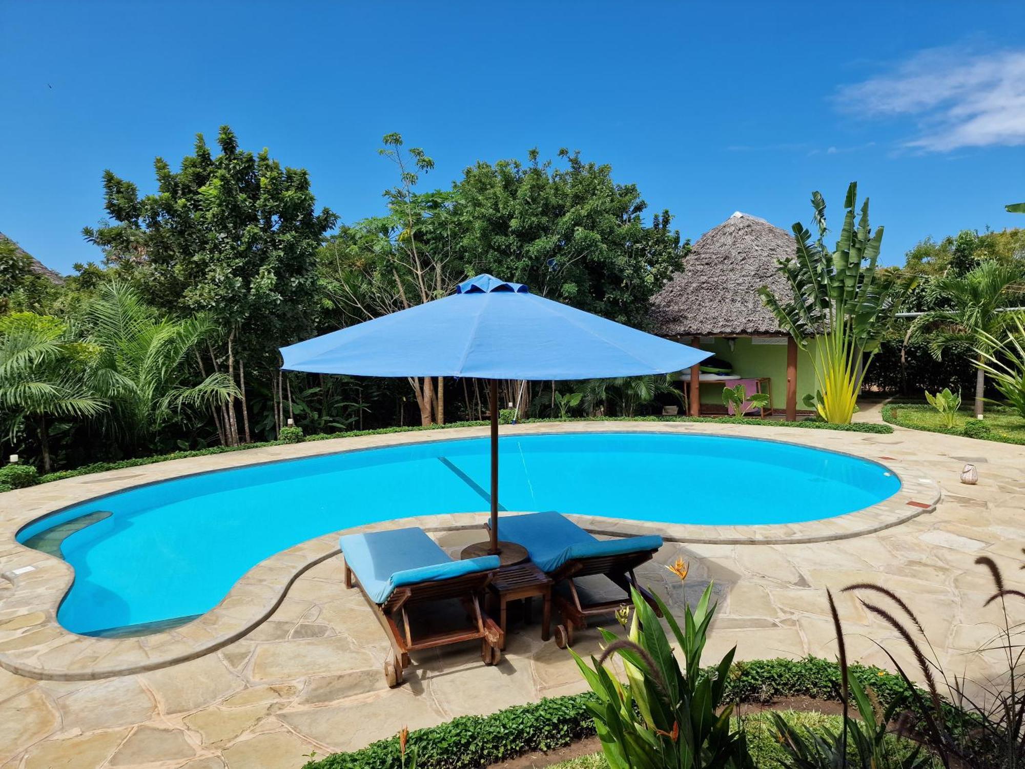 Paradiesische Villa Maisha Mazuri Mit Pool. Terrasse Und Personal Diani Beach Eksteriør billede