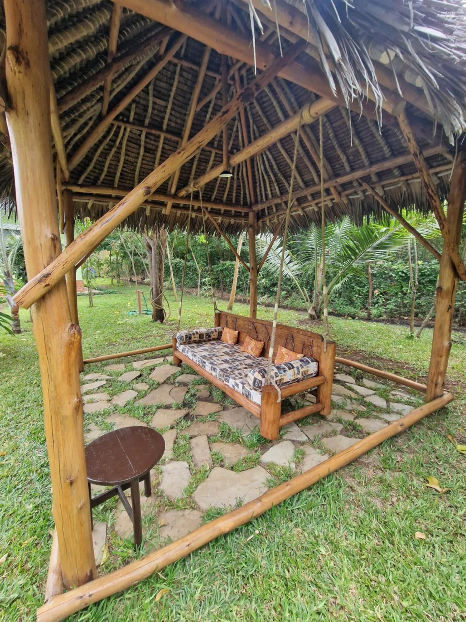 Paradiesische Villa Maisha Mazuri Mit Pool. Terrasse Und Personal Diani Beach Eksteriør billede