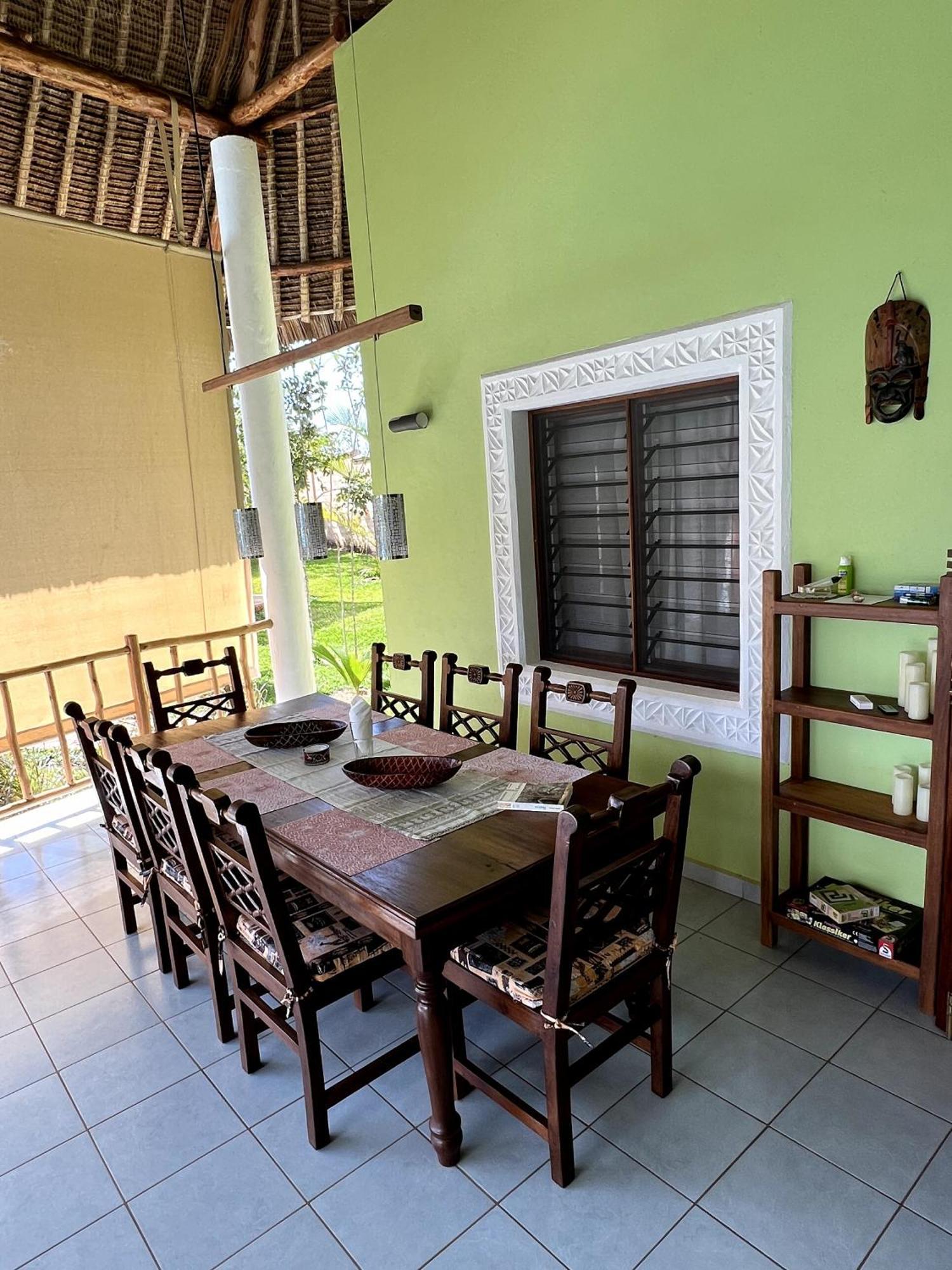 Paradiesische Villa Maisha Mazuri Mit Pool. Terrasse Und Personal Diani Beach Eksteriør billede